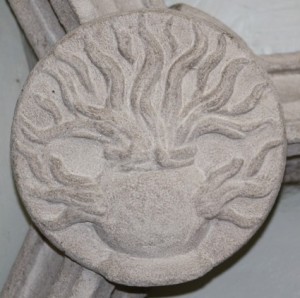 Le pot &agrave; feu de Charles de Bourbon, clef de vo&ucirc;te du ch&acirc;teau de Bouth&eacute;on (Auvergne)
